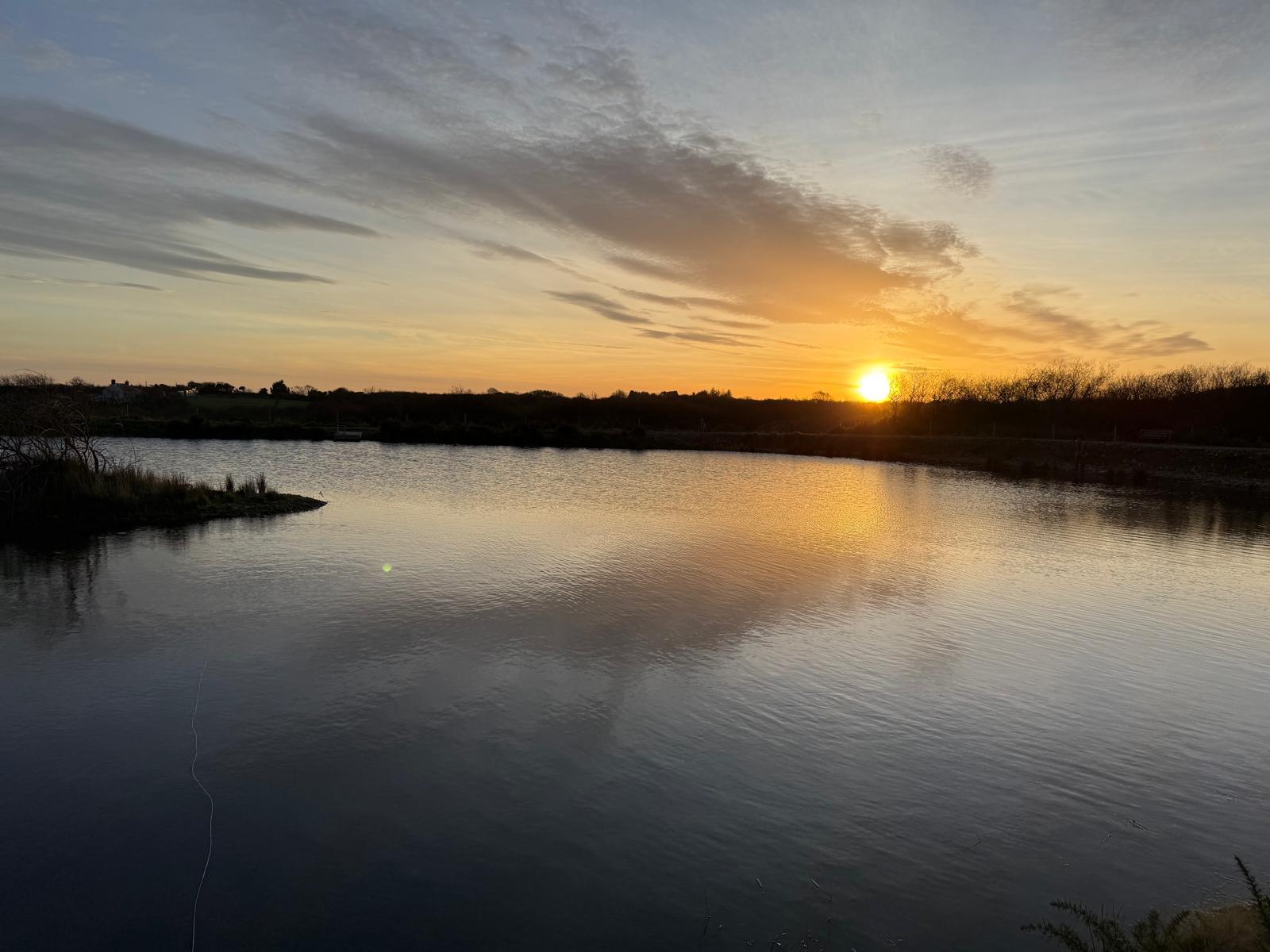 Misty water at Foxhill Fishery in the early morning
